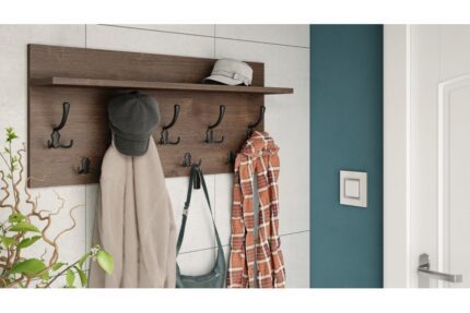 Væghængt knagerække med hylde